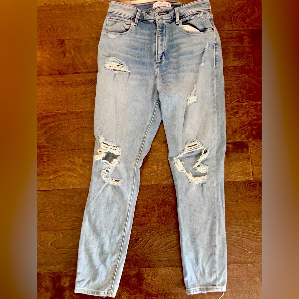 Abercrombie ankle skinny jeans. High rise. Distressed. Curve Love. Size  28 / 6